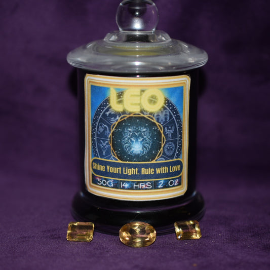 ♌ Leo Zodiac Candle – Gold Frankincense & Myrrh